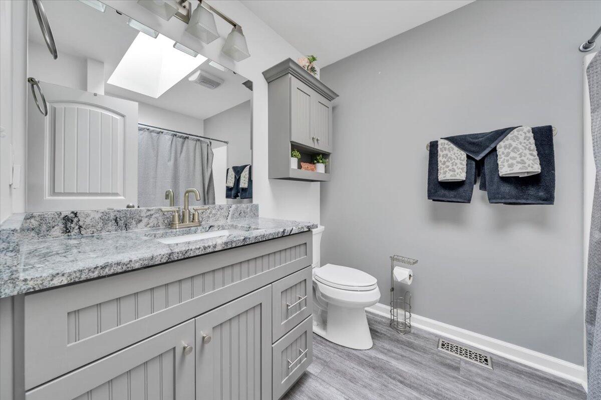 4018 Hazelridge RD NW