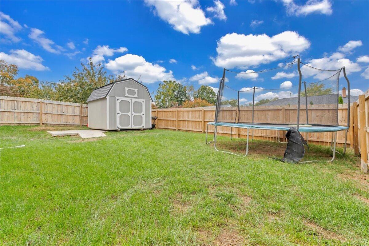 4018 Hazelridge RD NW