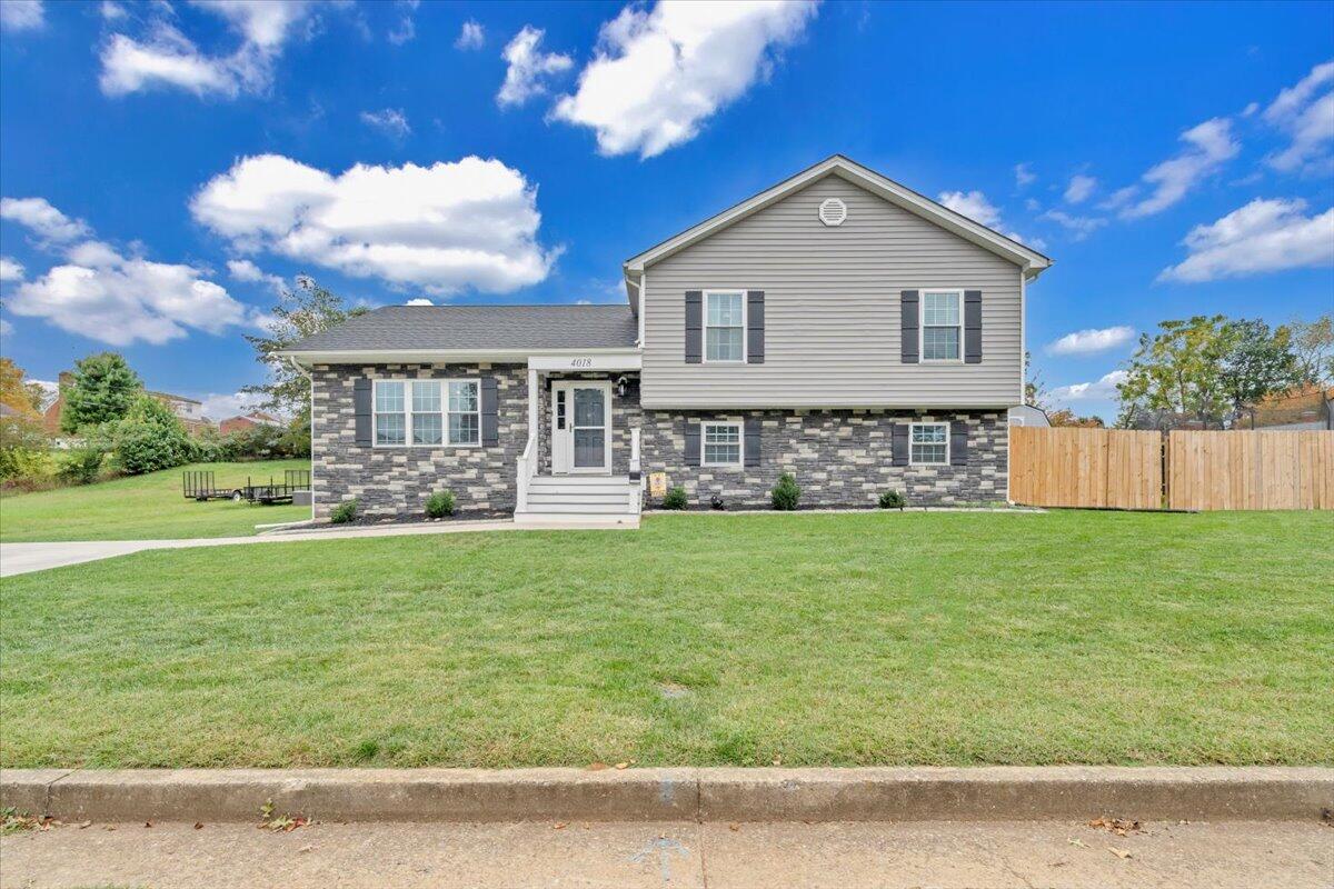 4018 Hazelridge RD NW