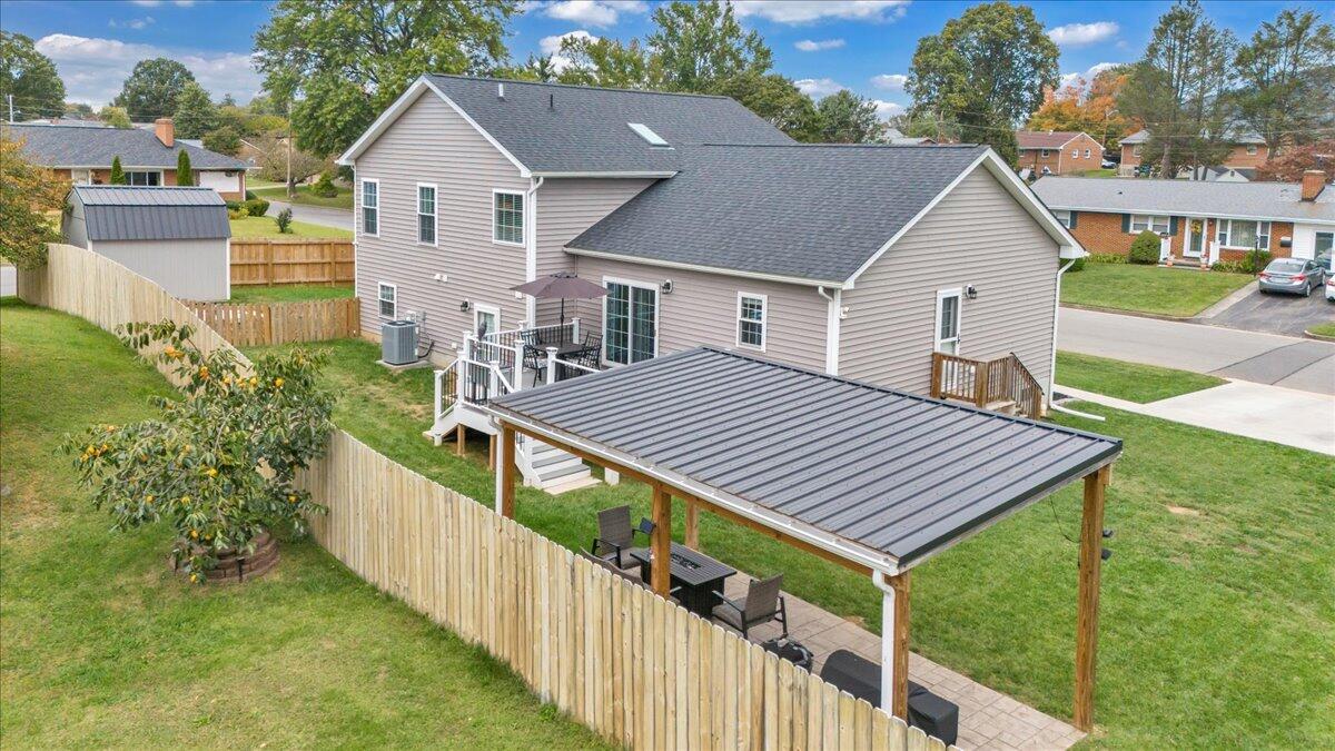 4018 Hazelridge RD NW