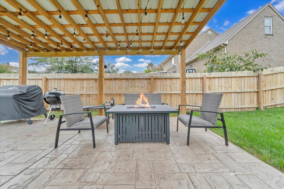 4018 Hazelridge RD NW