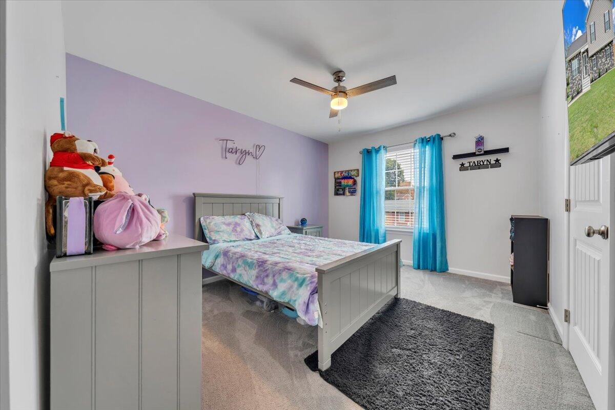 4018 Hazelridge RD NW