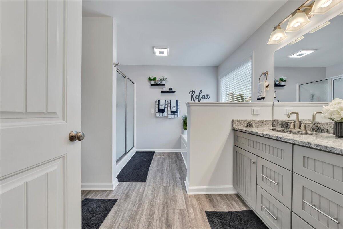 4018 Hazelridge RD NW