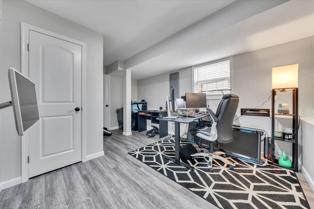 4018 Hazelridge RD NW