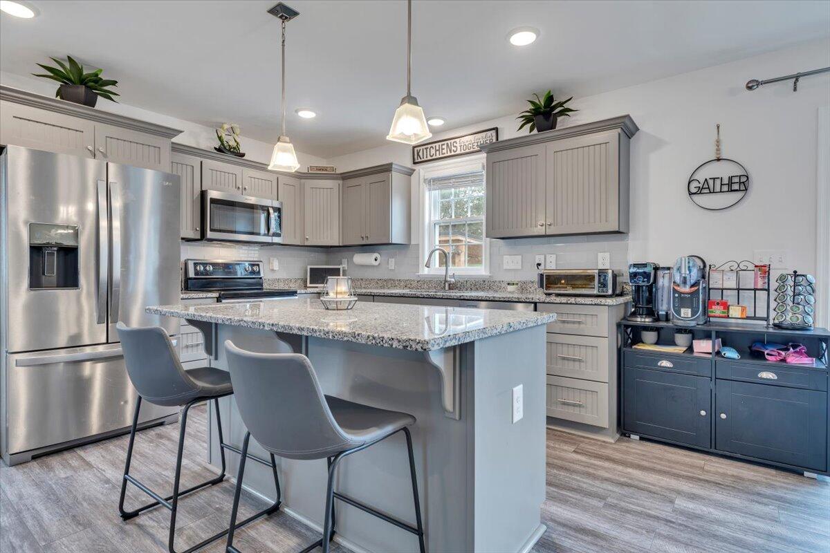 4018 Hazelridge RD NW