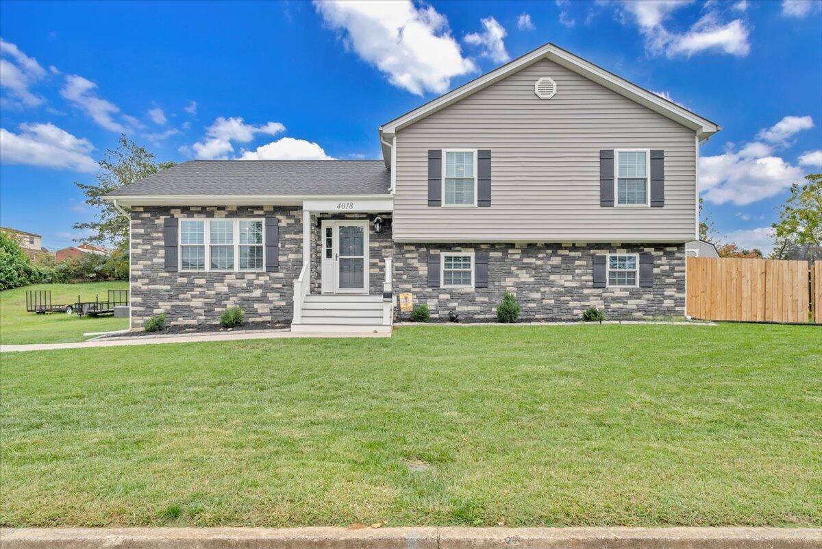 4018 Hazelridge RD NW