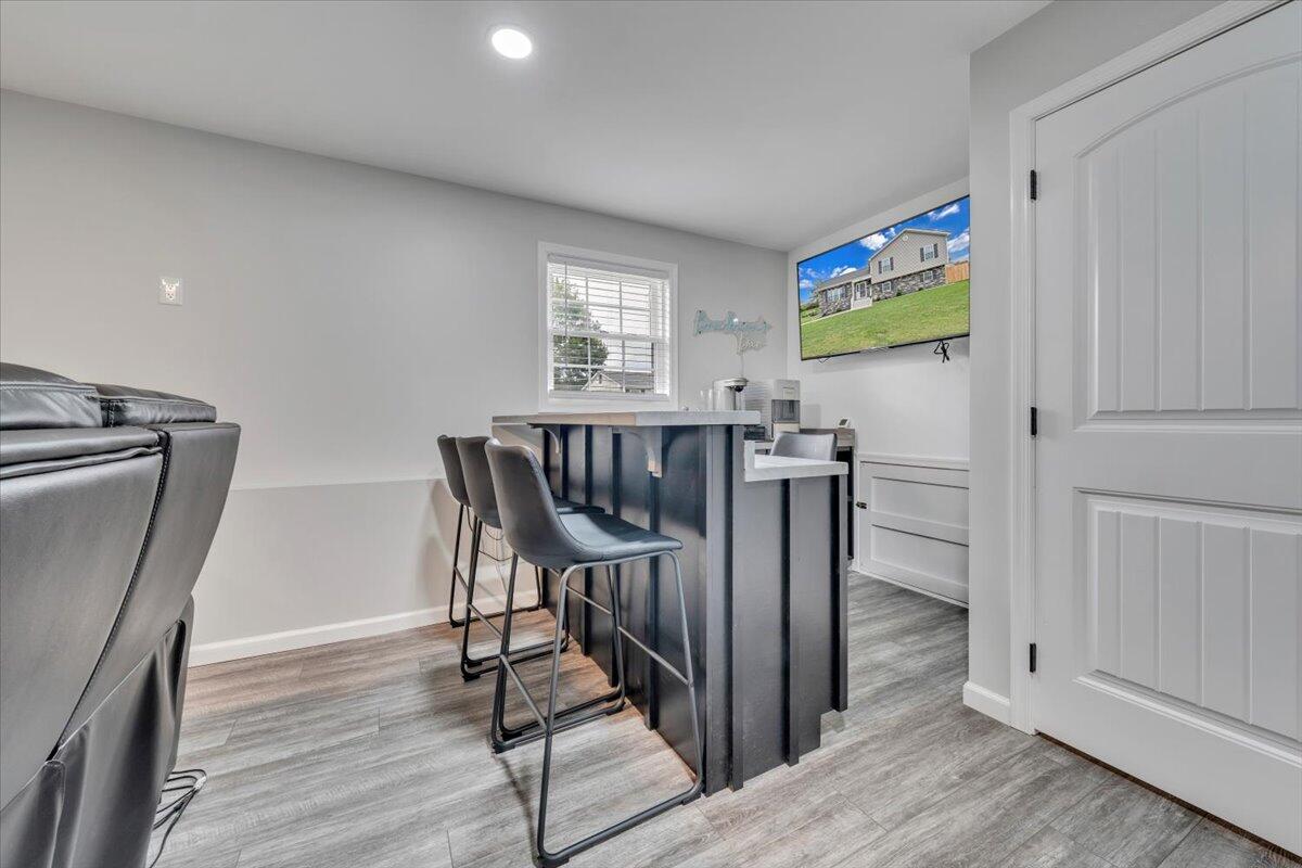 4018 Hazelridge RD NW