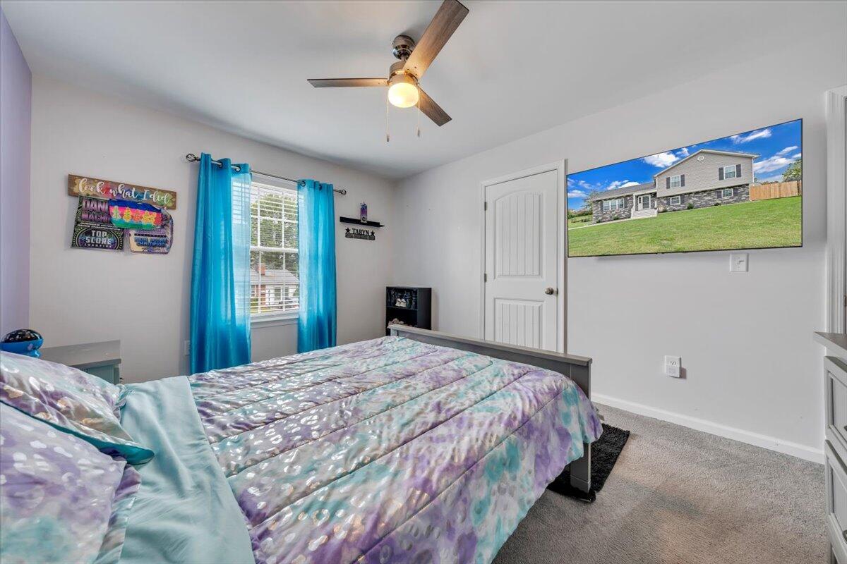 4018 Hazelridge RD NW