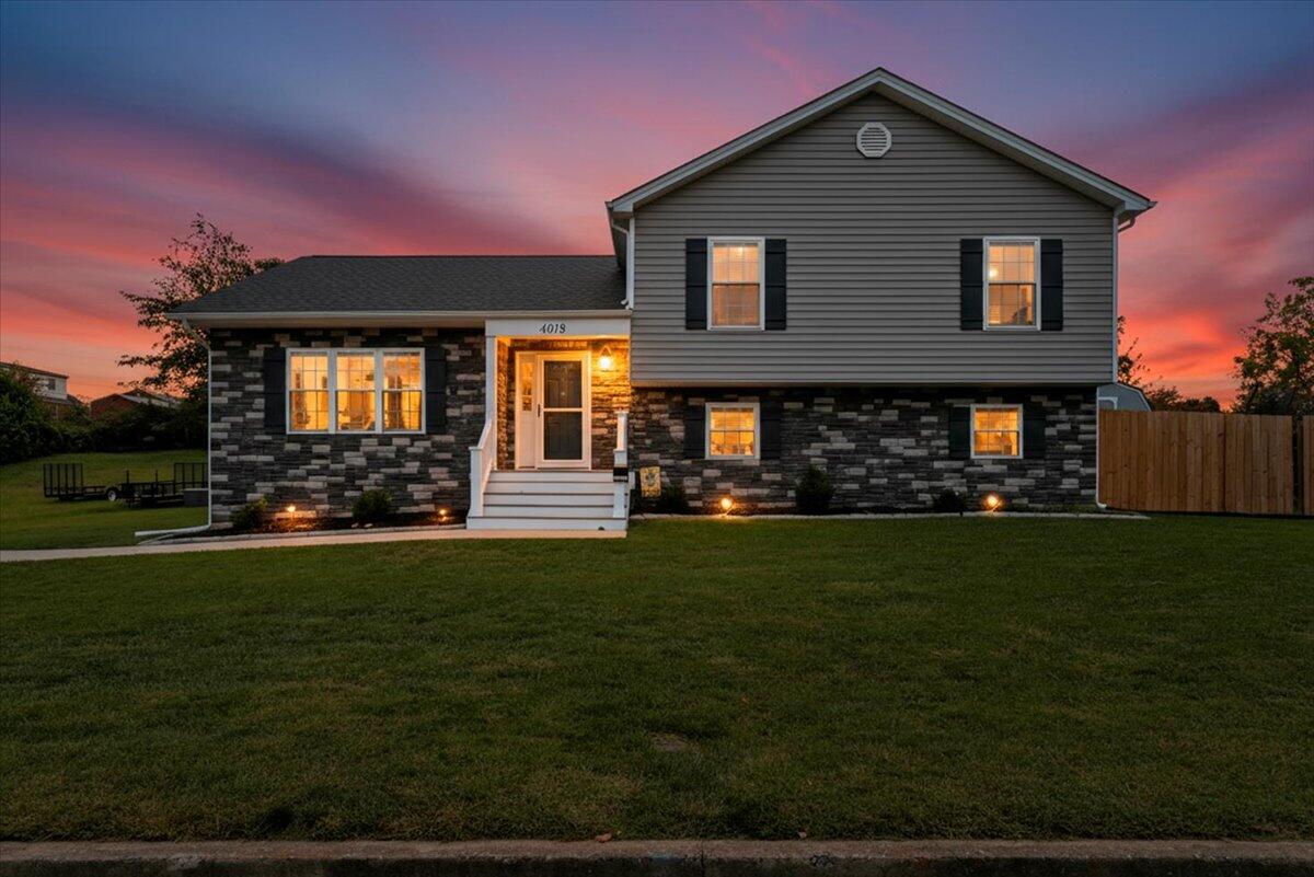 4018 Hazelridge RD NW