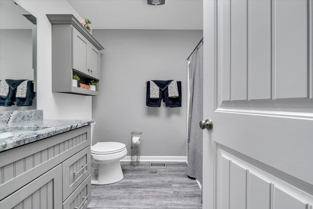 4018 Hazelridge RD NW