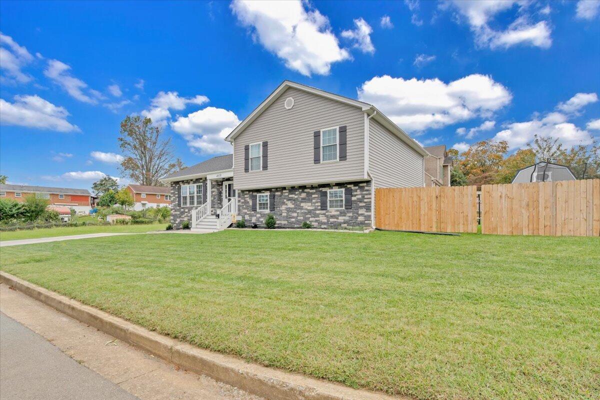 4018 Hazelridge RD NW