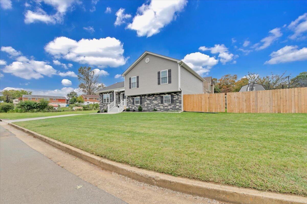 4018 Hazelridge RD NW