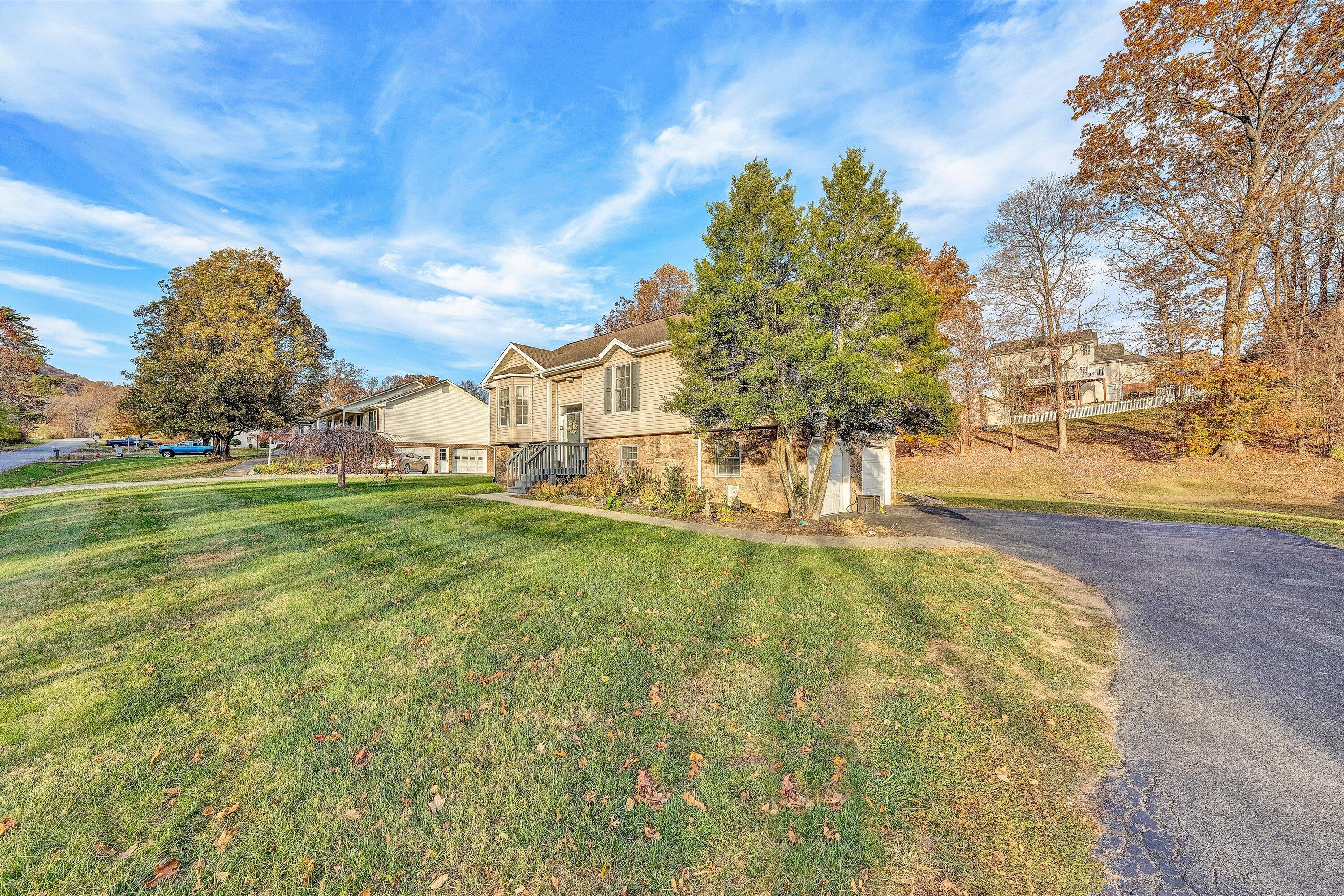 826 Coyner Springs RD