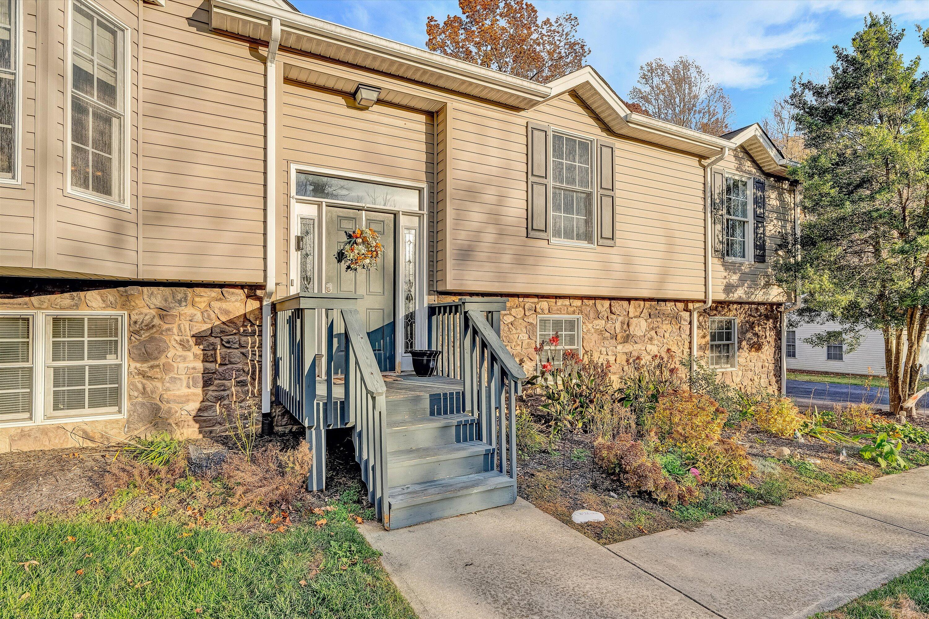 826 Coyner Springs RD