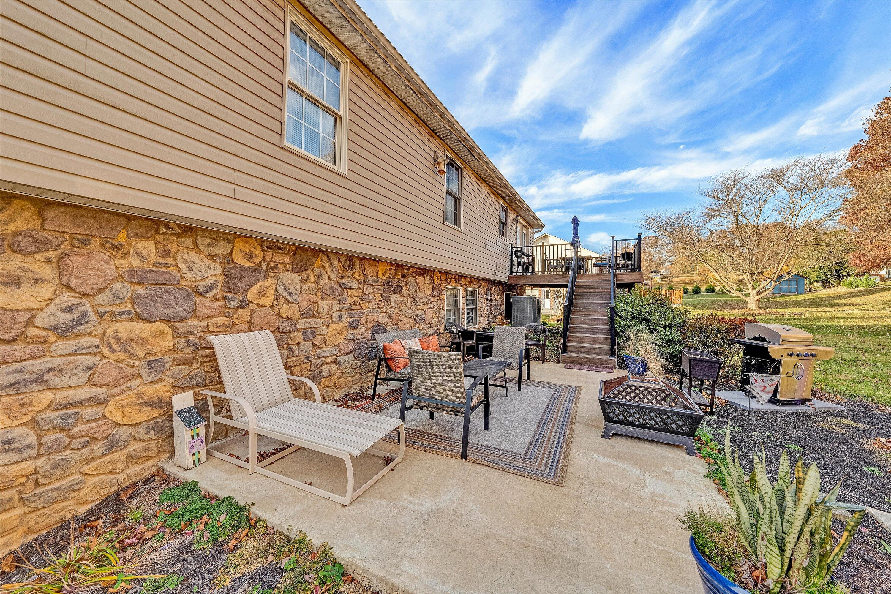 826 Coyner Springs RD