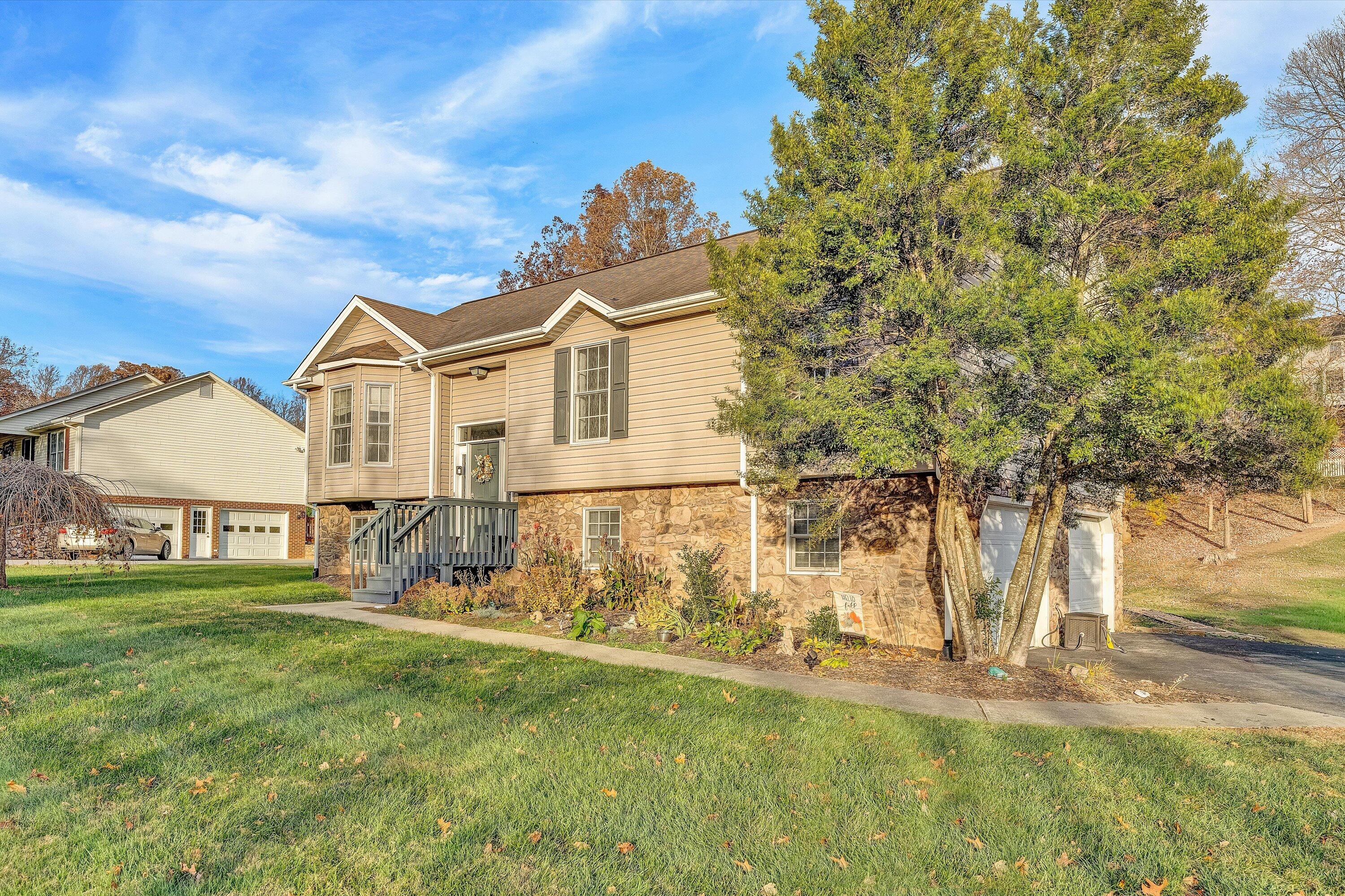 826 Coyner Springs RD