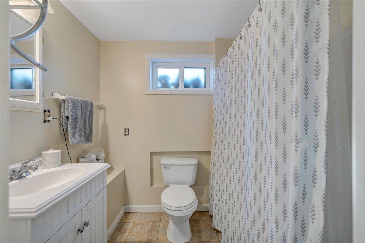 304 Dawnridge LN