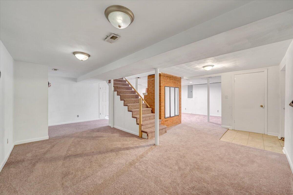 304 Dawnridge LN