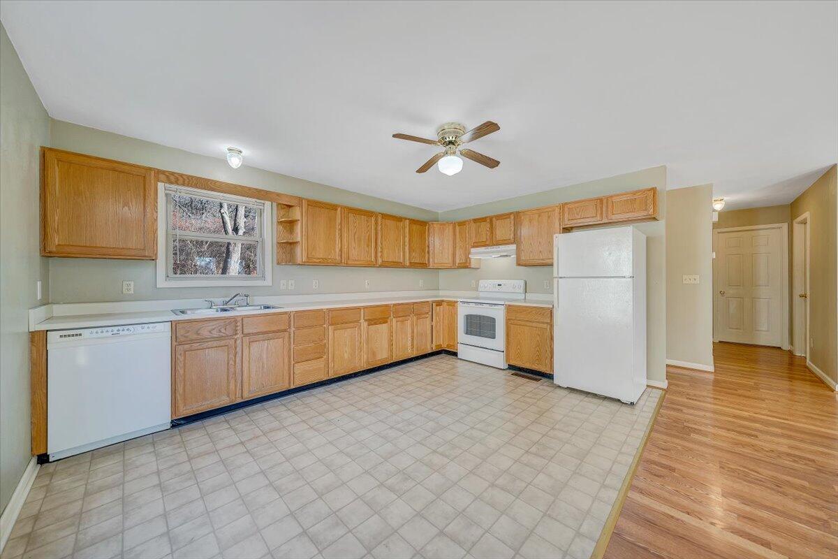 4902 Old Mountain RD NE