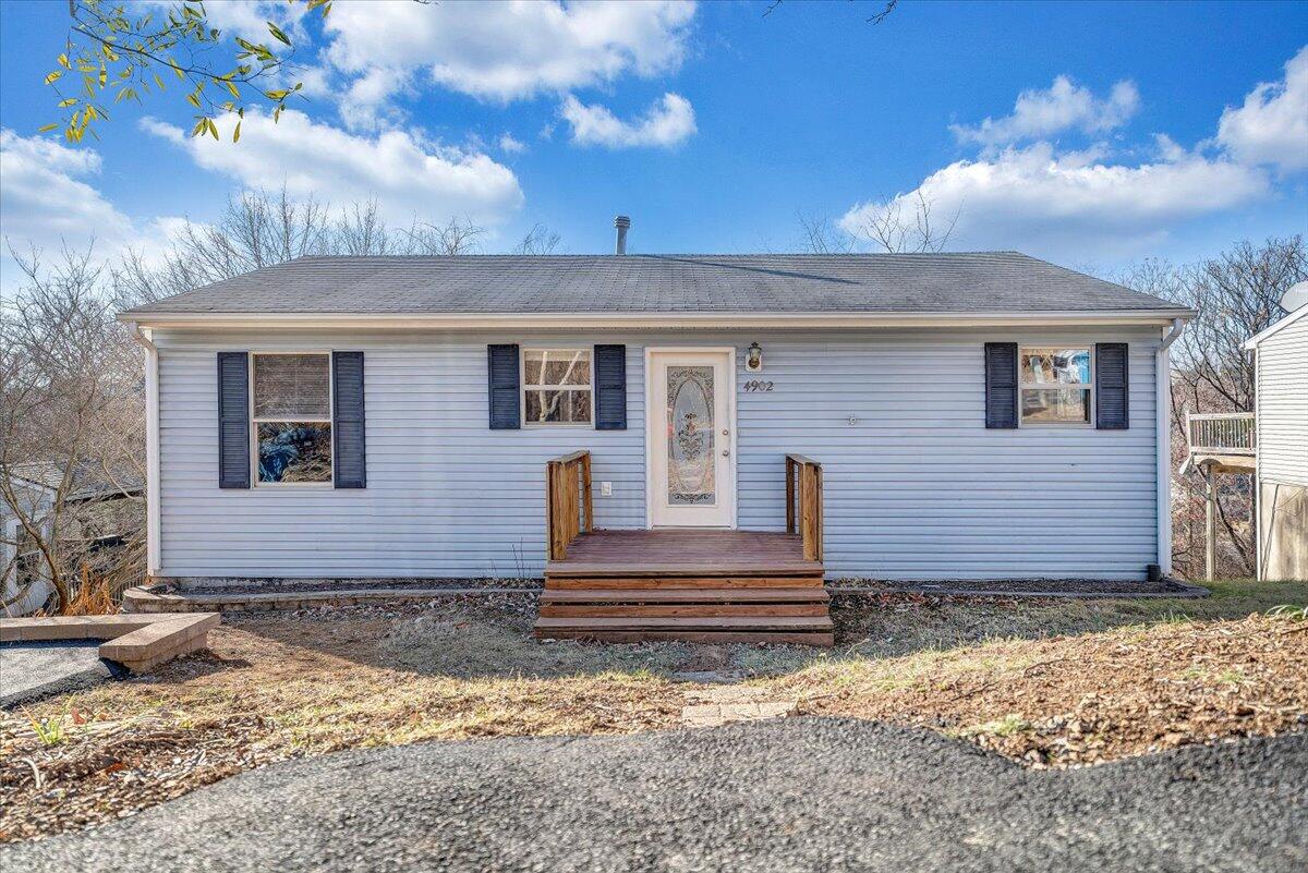 4902 Old Mountain RD NE