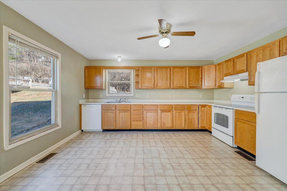 4902 Old Mountain RD NE