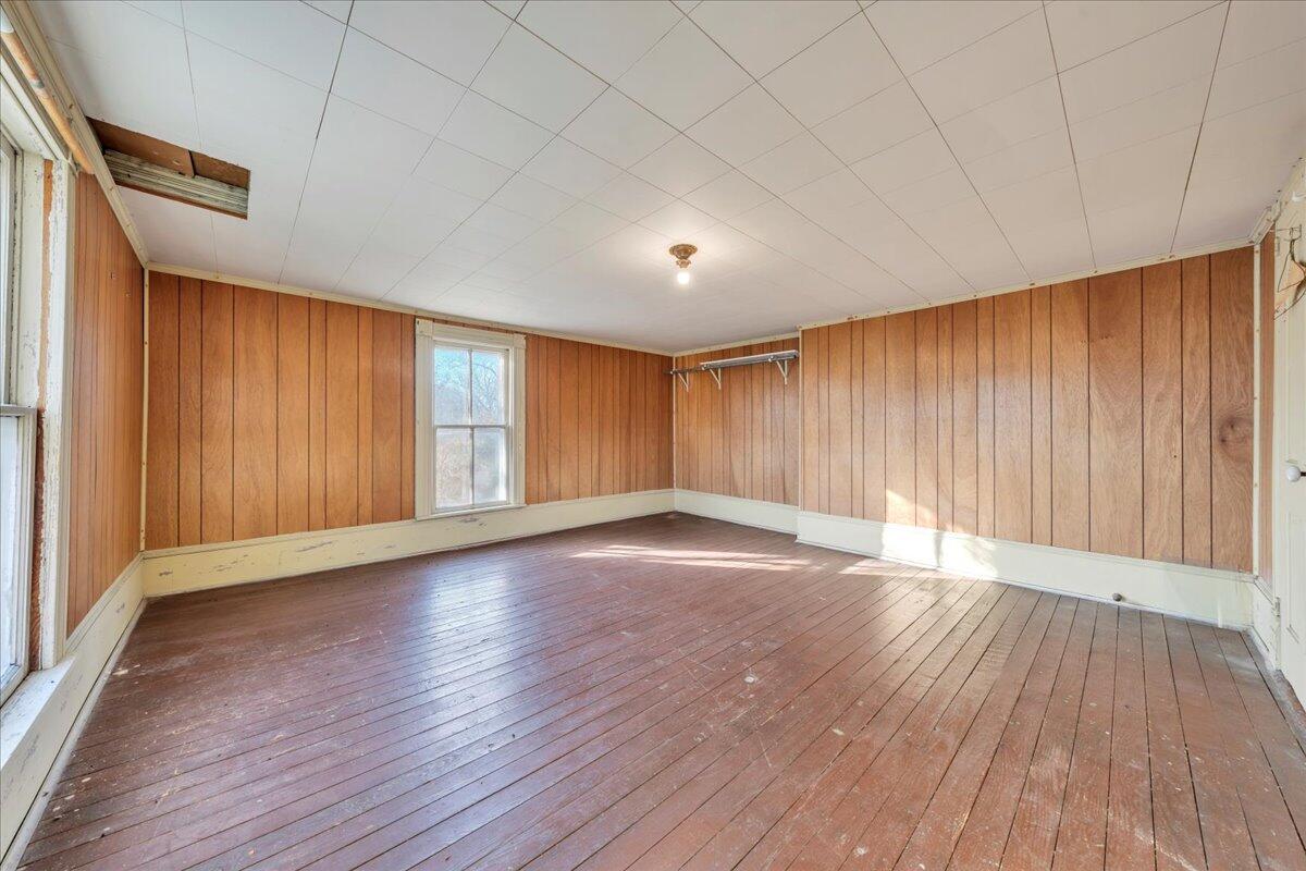 5402 Roanoke RD