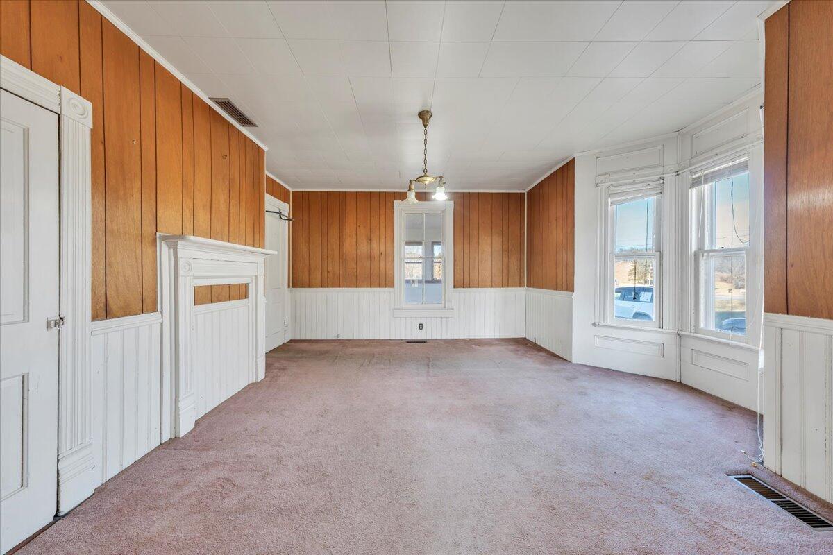 5402 Roanoke RD