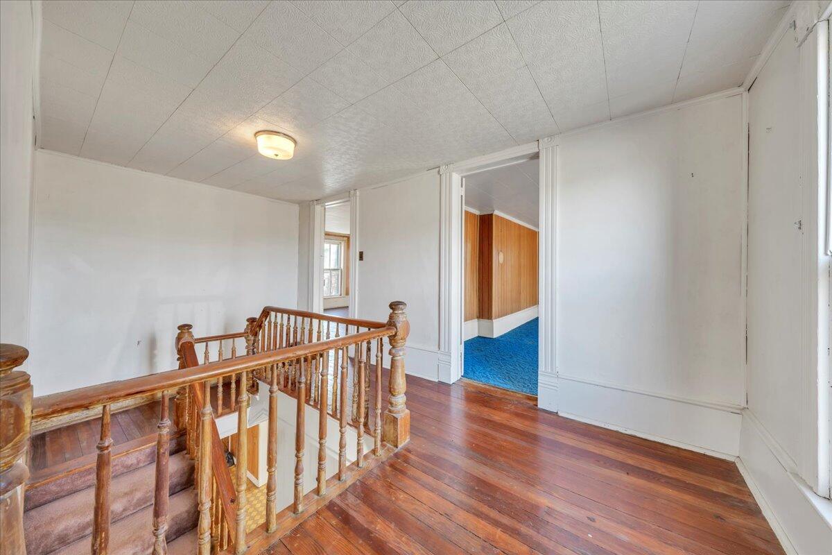 5402 Roanoke RD