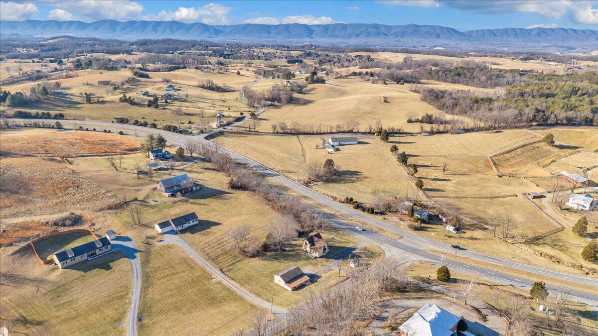5402 Roanoke RD