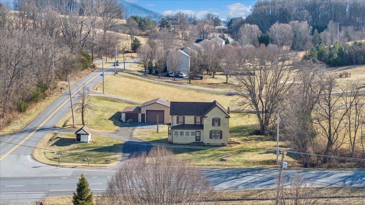 5402 Roanoke RD