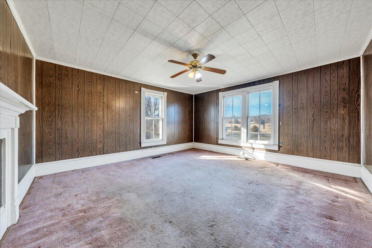 5402 Roanoke RD