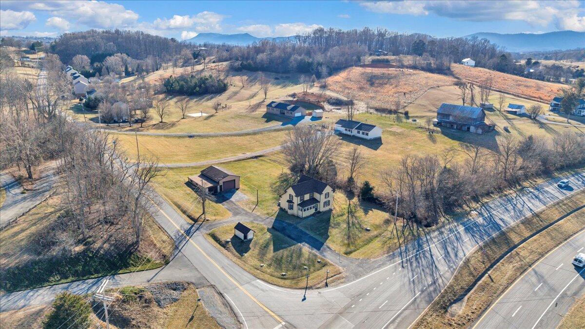 5402 Roanoke RD