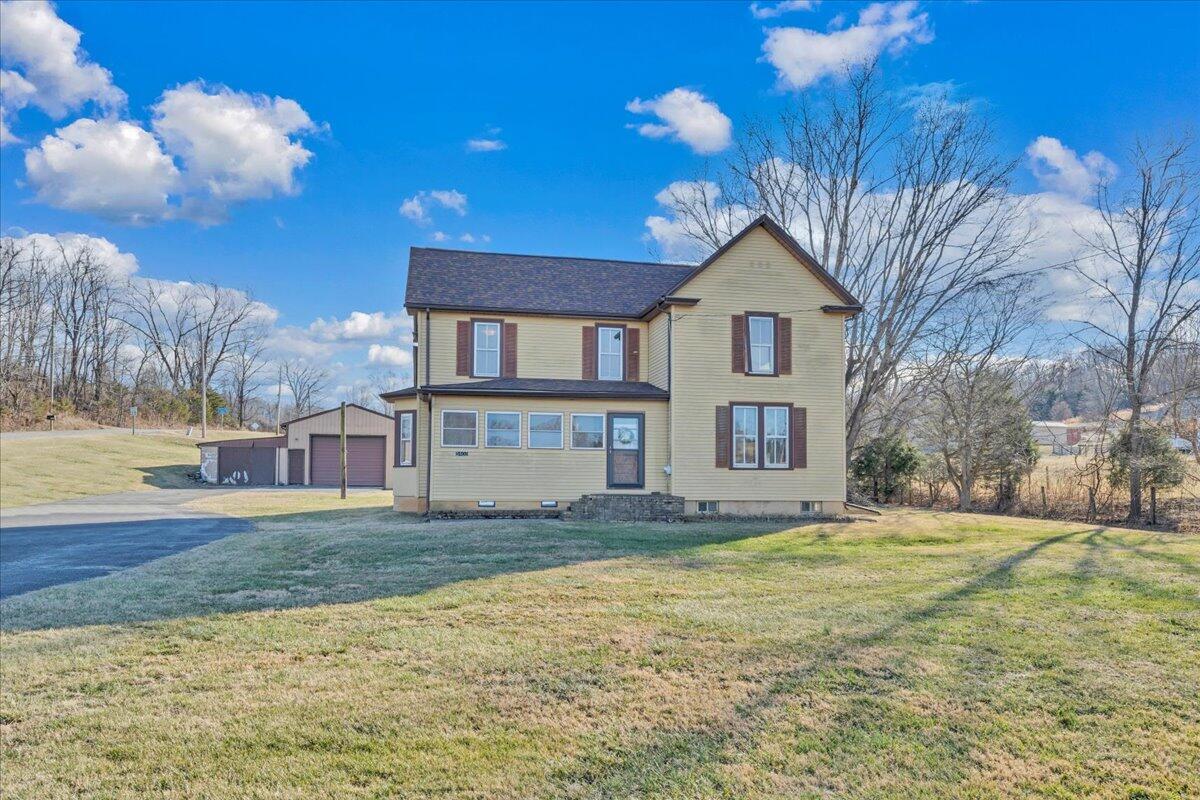 5402 Roanoke RD