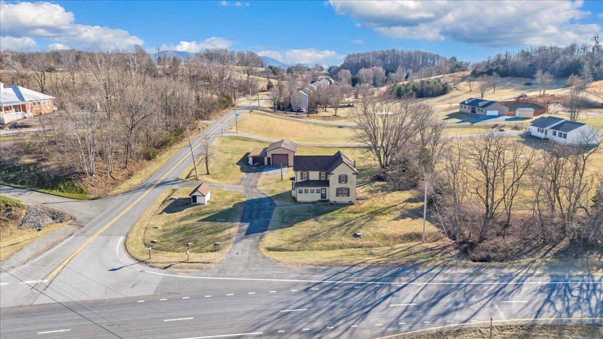 5402 Roanoke RD