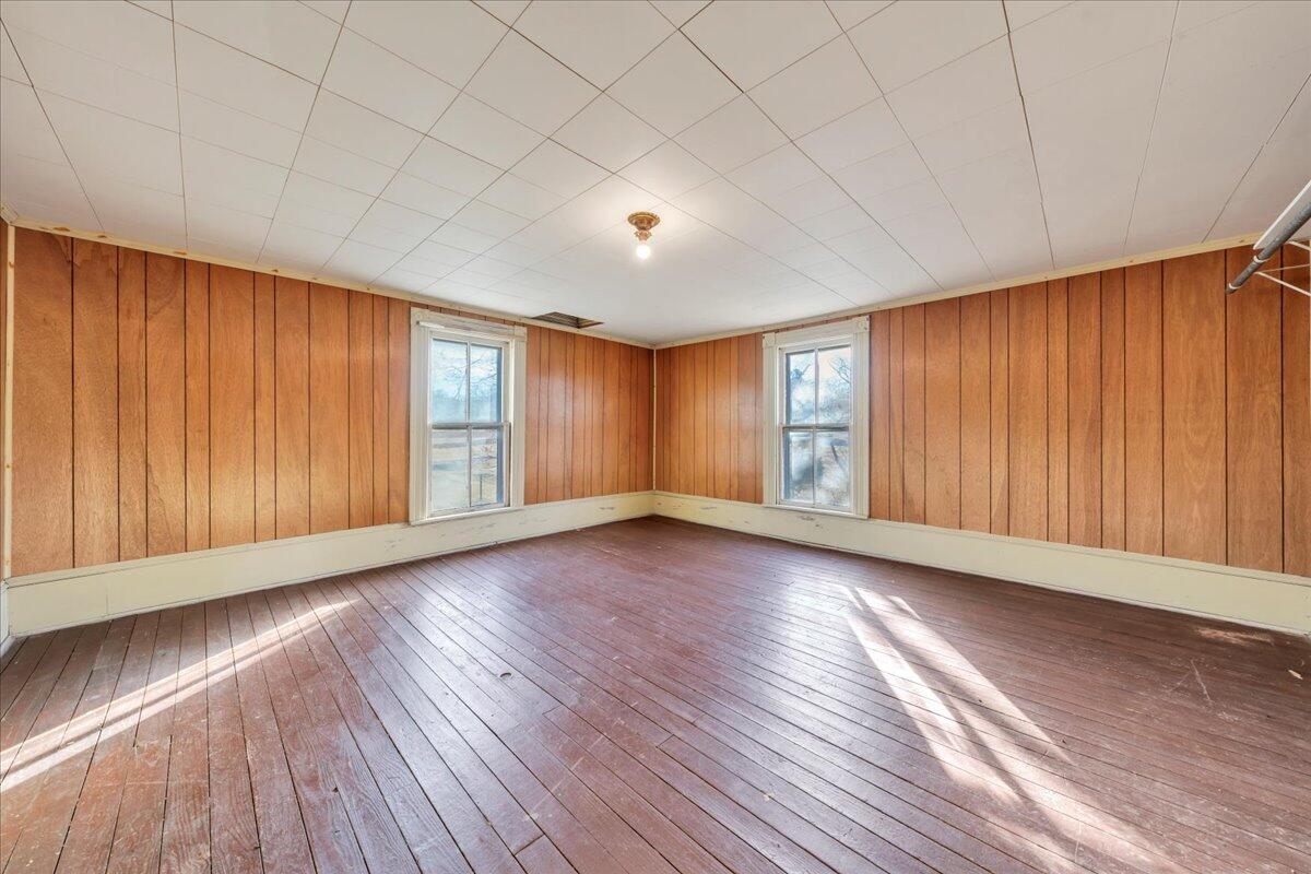 5402 Roanoke RD