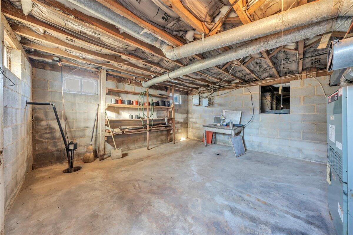 5402 Roanoke RD