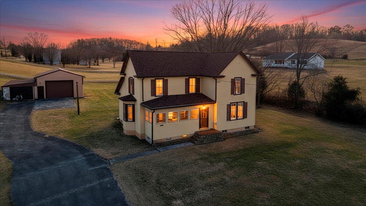 5402 Roanoke RD
