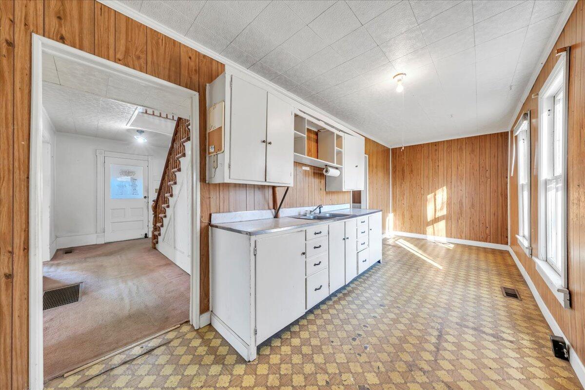 5402 Roanoke RD