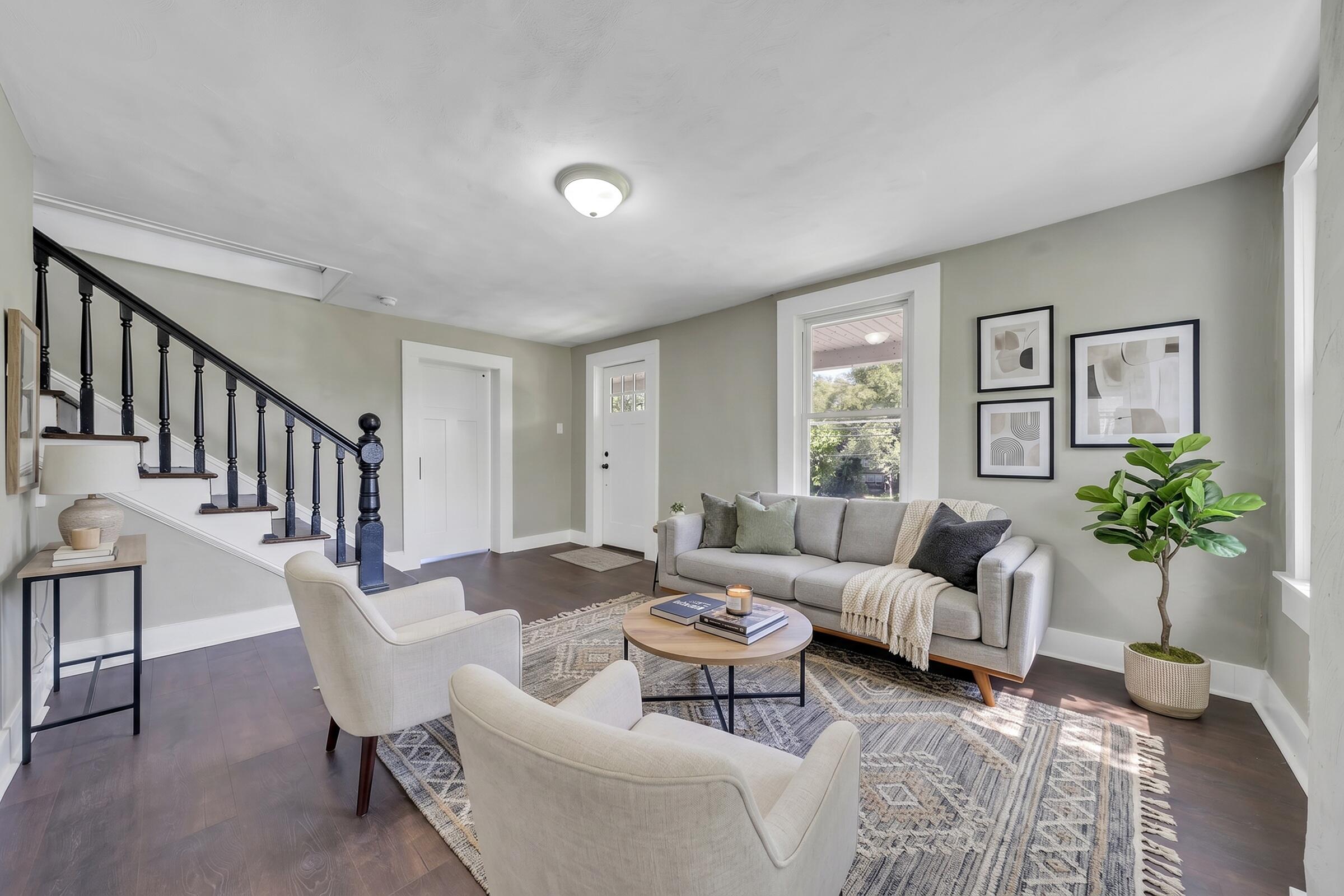 602 Rutherford AVE NW