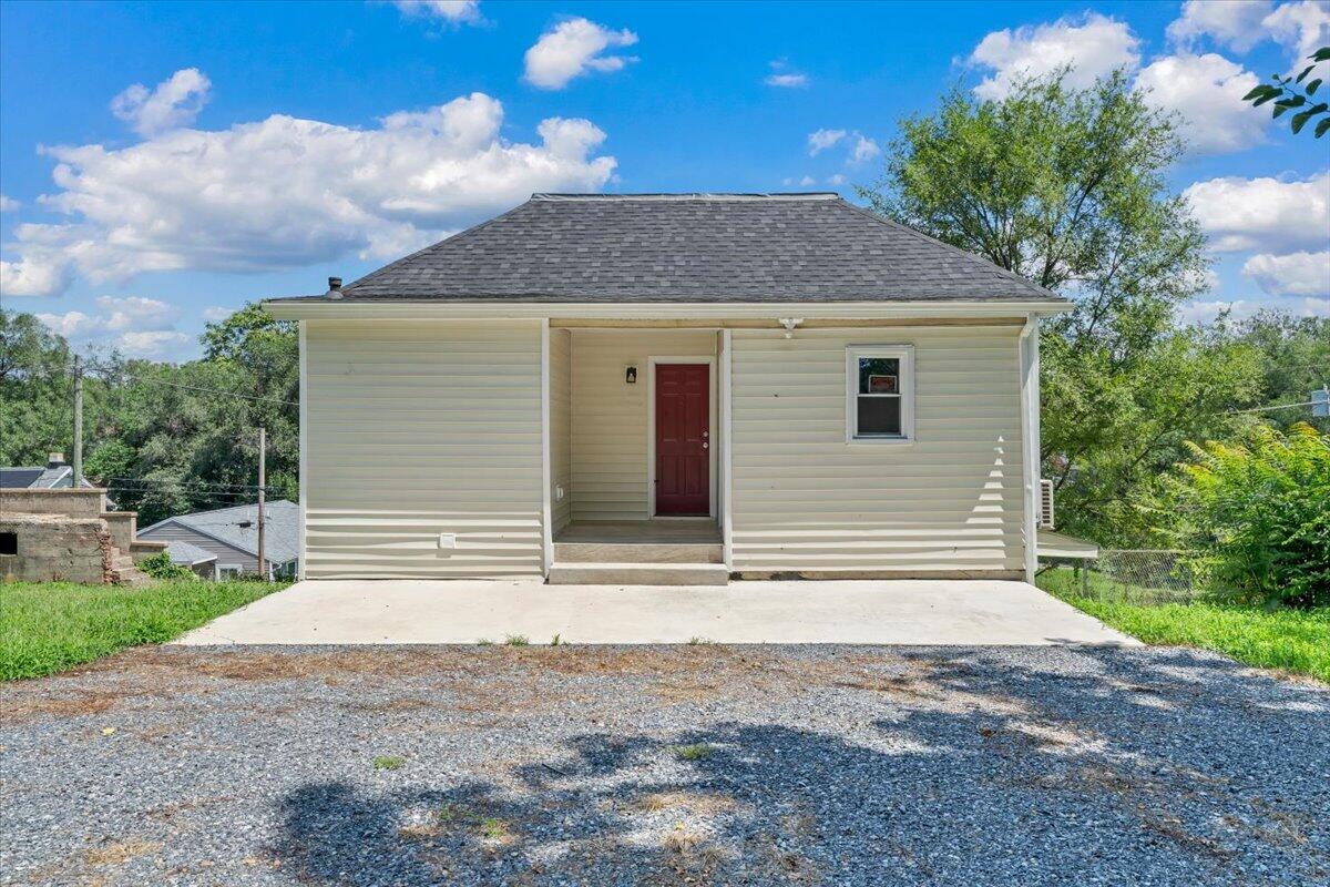 602 Rutherford AVE NW