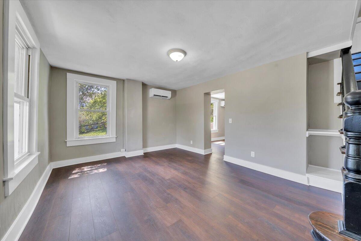 602 Rutherford AVE NW