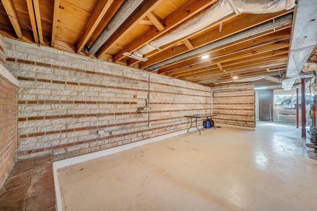 2129 Twelve Oclock Knob RD