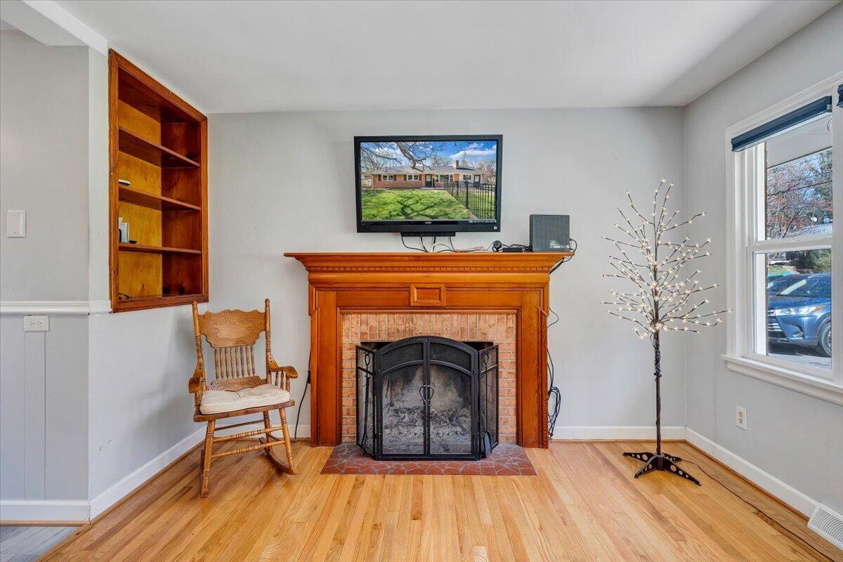 2129 Twelve Oclock Knob RD