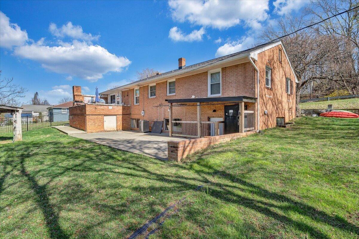 2129 Twelve Oclock Knob RD