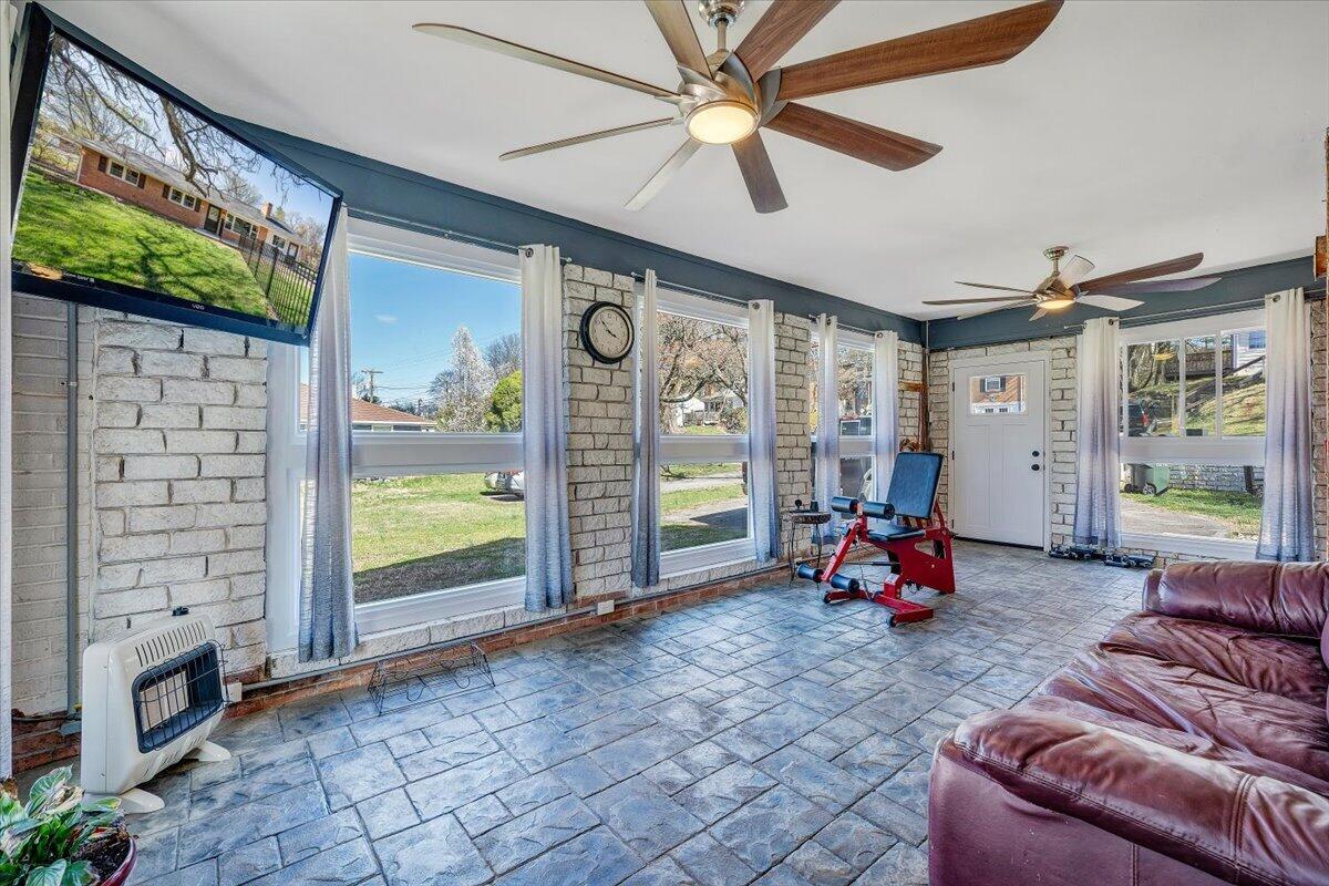 2129 Twelve Oclock Knob RD