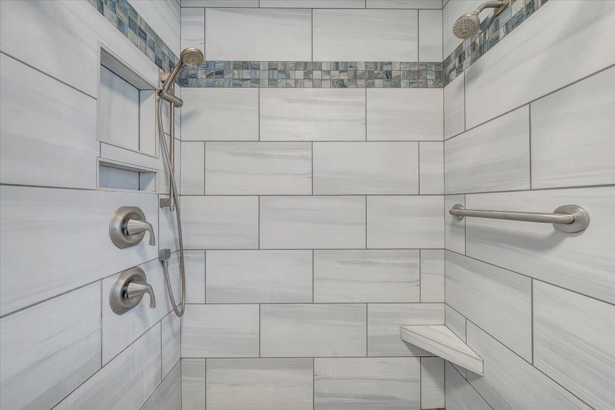 2129 Twelve Oclock Knob RD