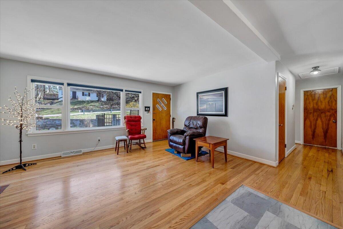 2129 Twelve Oclock Knob RD