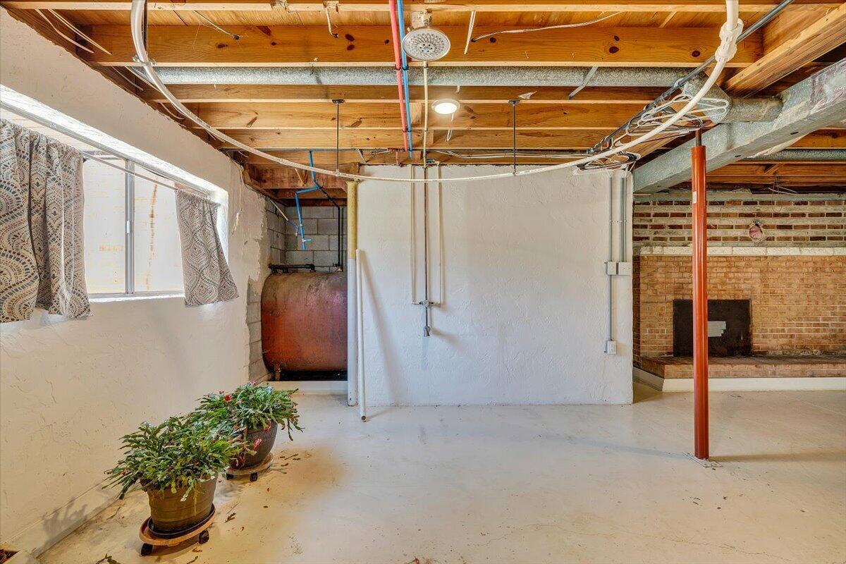 2129 Twelve Oclock Knob RD