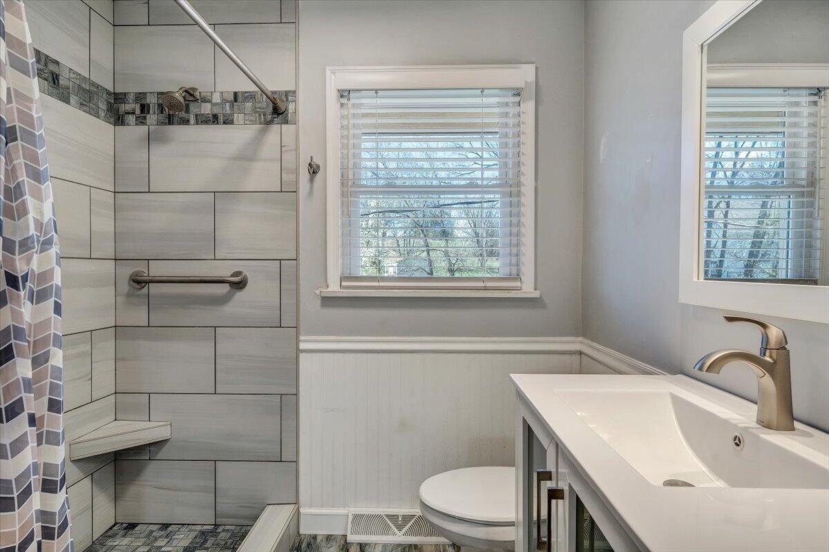 2129 Twelve Oclock Knob RD