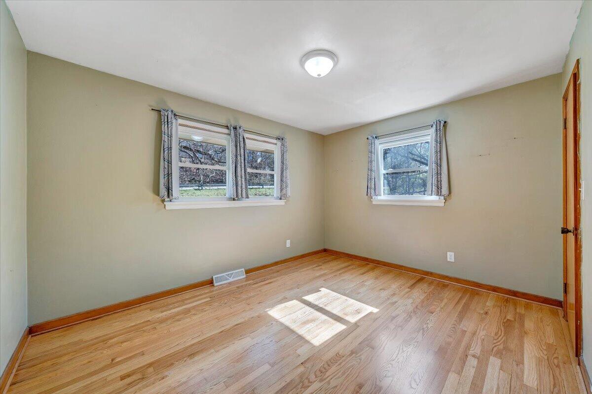 2129 Twelve Oclock Knob RD